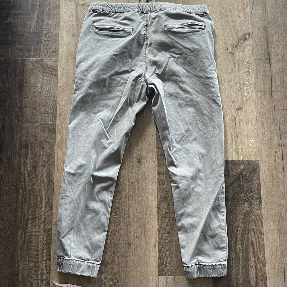 Men’s Silver Jogger Ash Brown Colored Size Large - Picture 13 of 14